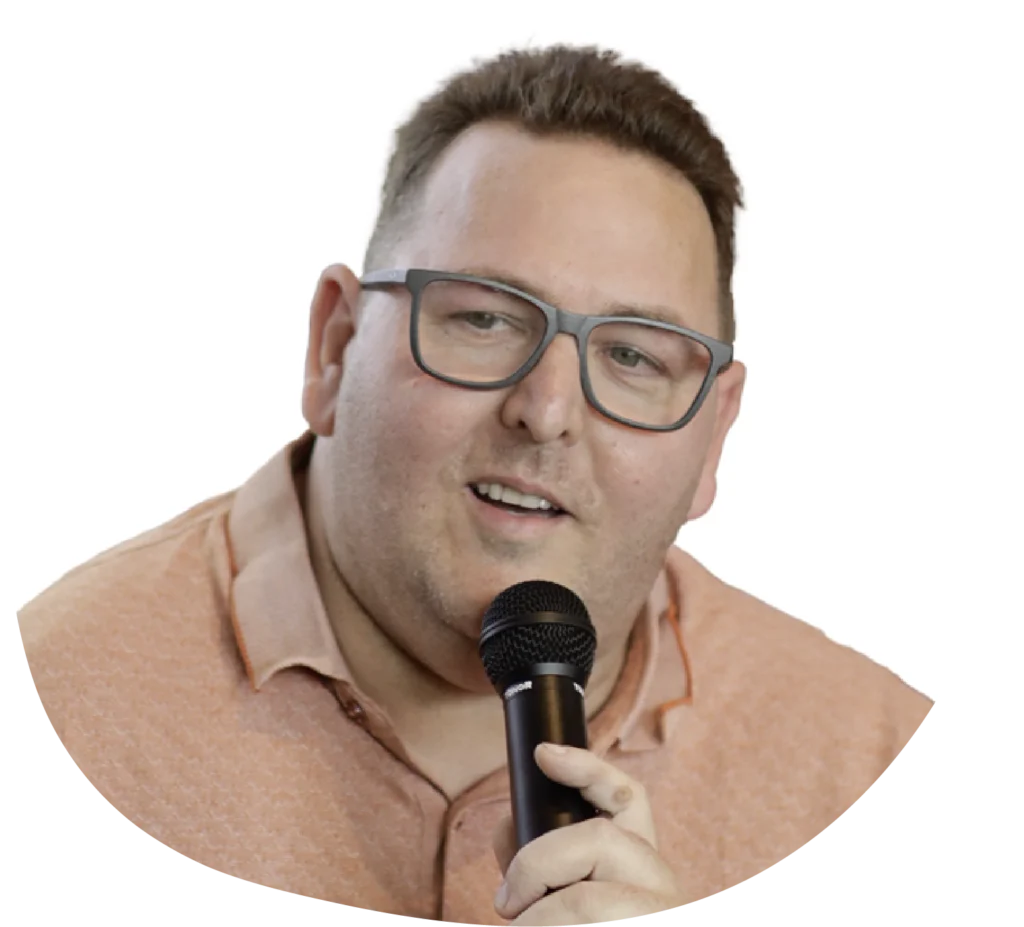 Mirko Korder Nahaufnahme auf weißem Hintergrund